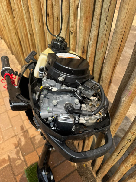 Used - Suzuki 4 stroke 2.5HP Tiller arm motor