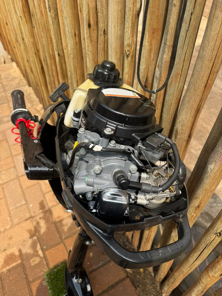 Used - Suzuki 4 stroke 2.5HP Tiller arm motor